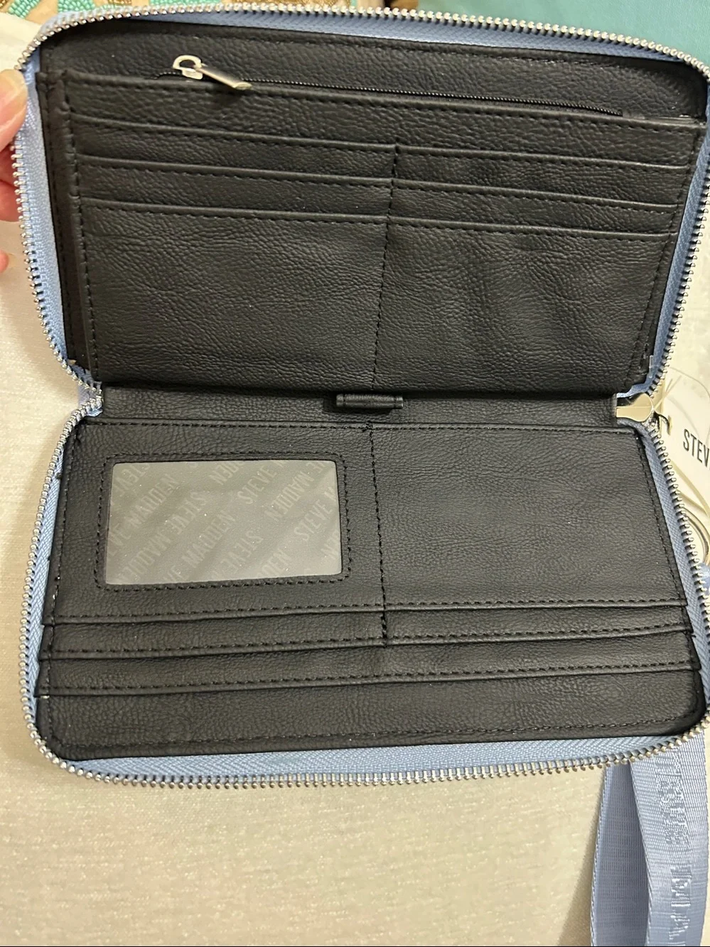 Steve Madden compact zip